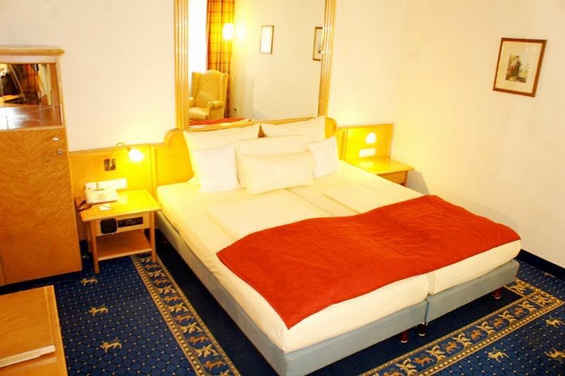Drei Loewen Hotel Munich Room photo